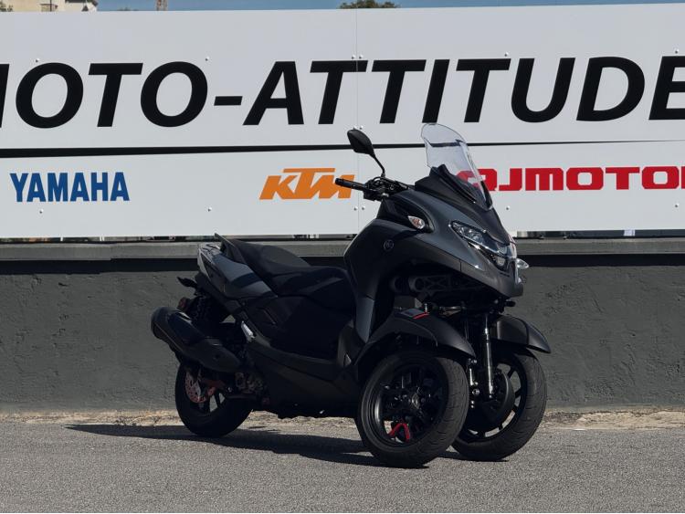 YAMAHA TRICITY 300
