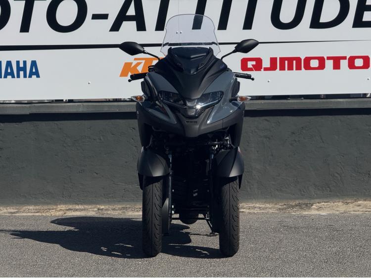 YAMAHA TRICITY 300