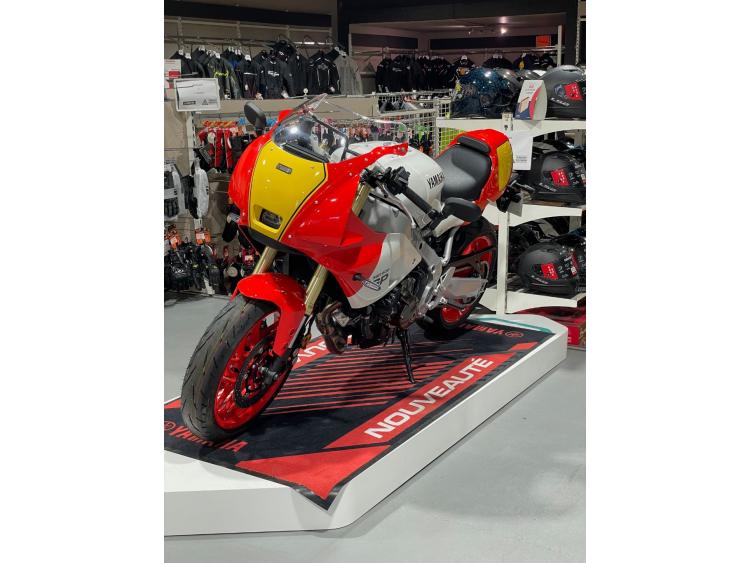 YAMAHA XSR900 GP 35 kW 