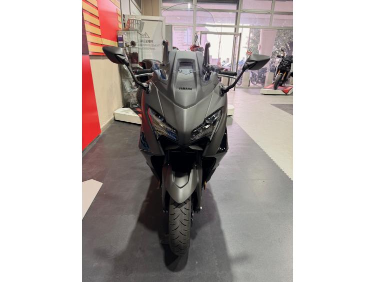 YAMAHA TMAX 560