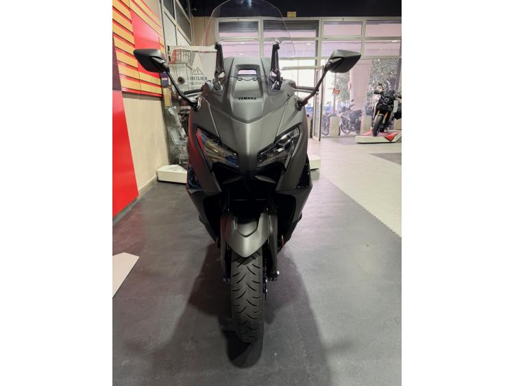YAMAHA TMAX 560