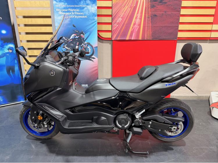 YAMAHA TMAX 560