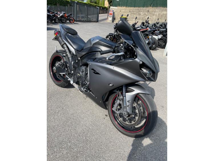 YAMAHA YZF-R1