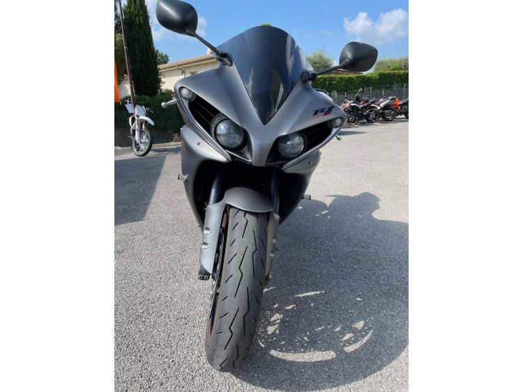 YAMAHA YZF-R1
